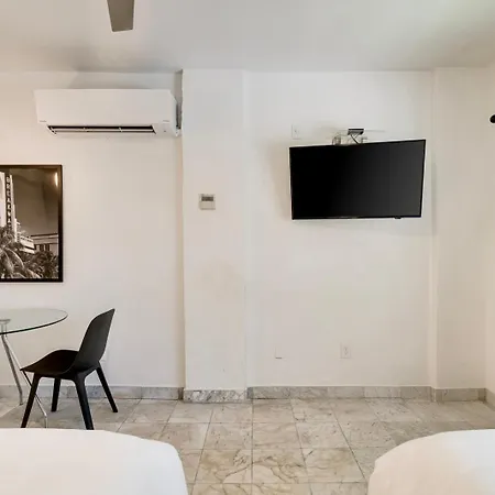 Best Location By The Beach ! Free Wifi - Tv - All Amenities Miami Beach Exterior photo